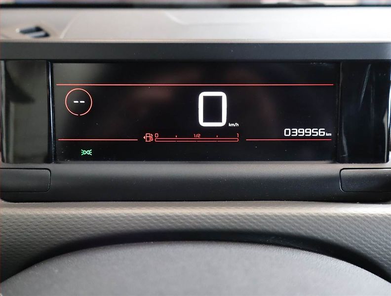 Citroën C4 Cactus (2019) 1.2 PureTech, ČR,1.maj - fotka 11 z 22