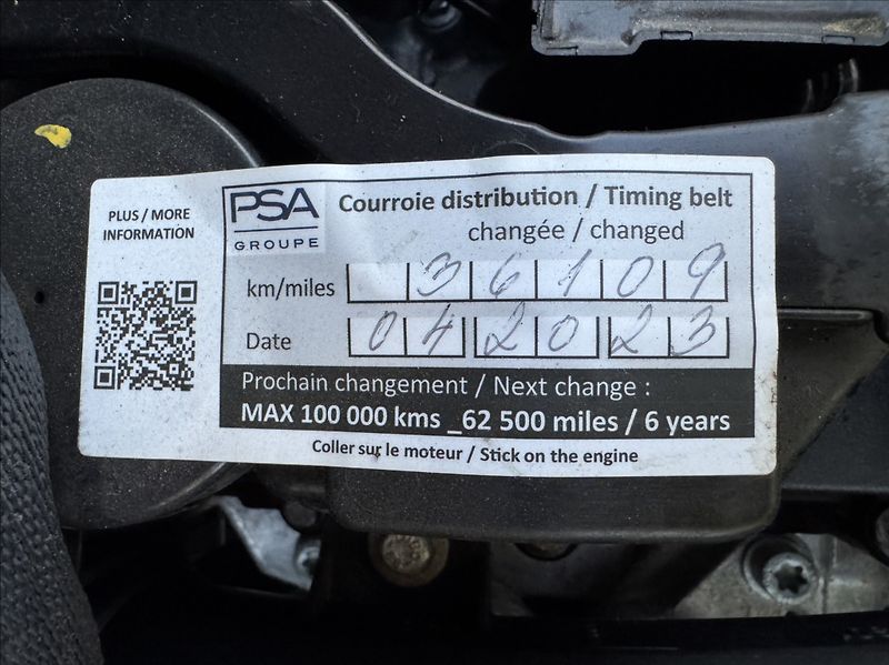 Peugeot 3008 1,2 i ALLURE DPH 1.maj původČR - fotka 49 z 50