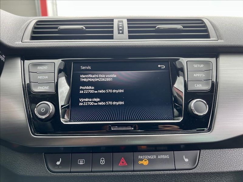 Škoda Fabia 1,0 STYLE / LED / kamera / ČR - fotka 31 z 48