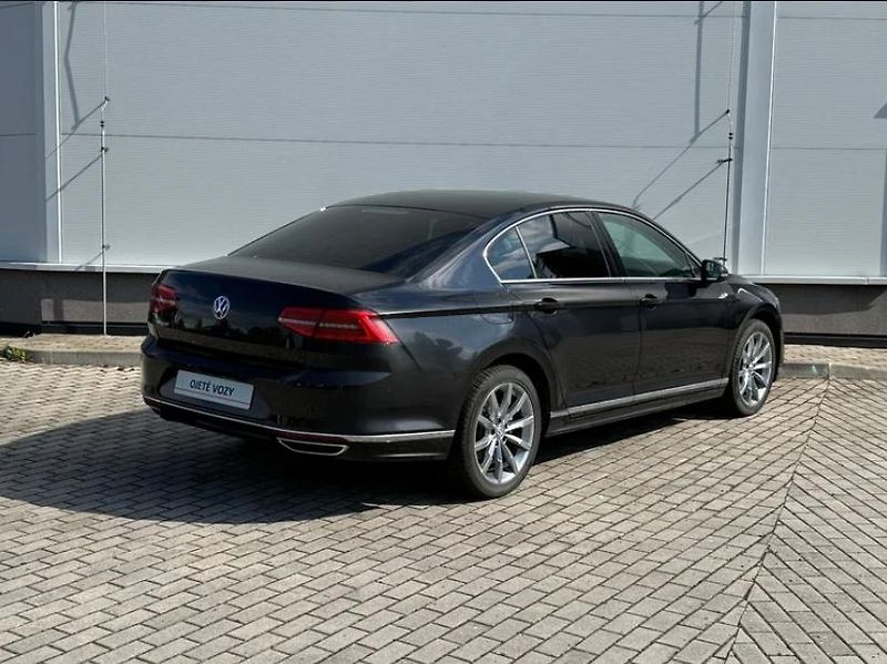 Volkswagen Passat - fotka 4 z 21