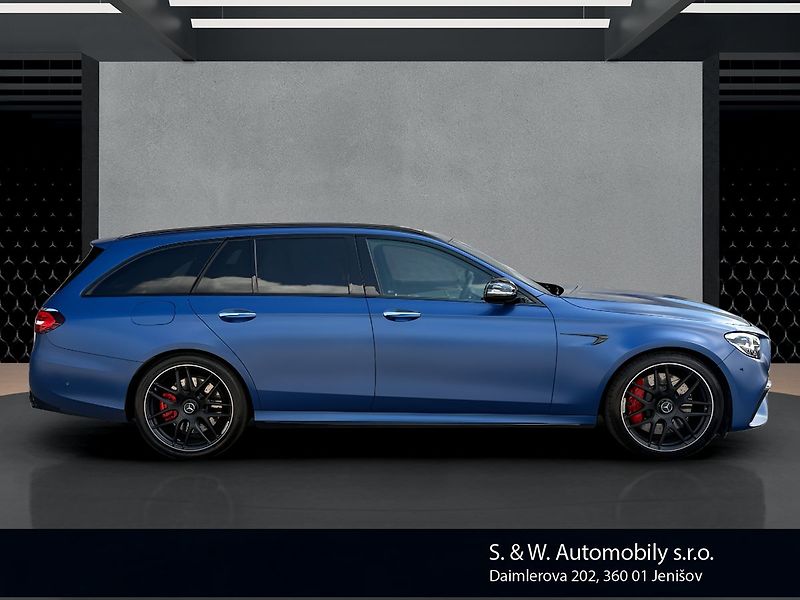 Mercedes-Benz Třídy E 63 S AMG - fotka 4 z 47