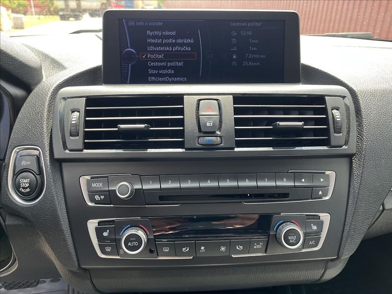 BMW Řada 1 2,0 120d AUTOMAT HARMAN NAVI - fotka 16 z 44