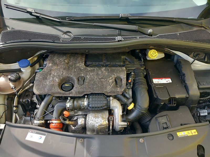 Peugeot 2008 (2015) 1,6HDi STYLE NAVI VYHŘ.SED. - fotka 30 z 38