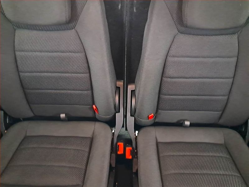 Ford S-MAX (2014) 2.0 TDCi, 7 míst, Navi - fotka 23 z 23