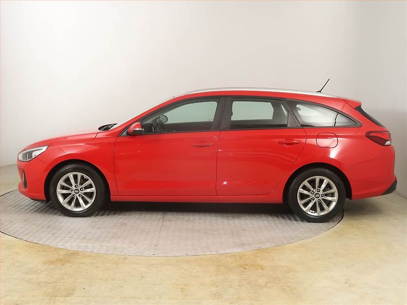 Hyundai i30 (2018) 1.0 T-GDI, Serv.kniha - fotka 3 z 17