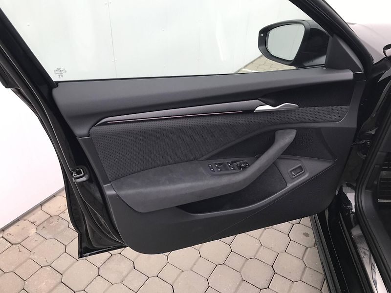 Škoda Superb (2025) Sportline 7DSG 2,0TDI - fotka 19 z 24