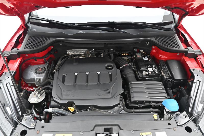Škoda Karoq 2,0 TDI 110 kW DSG 4X4 TOUR Zá - fotka 9 z 33