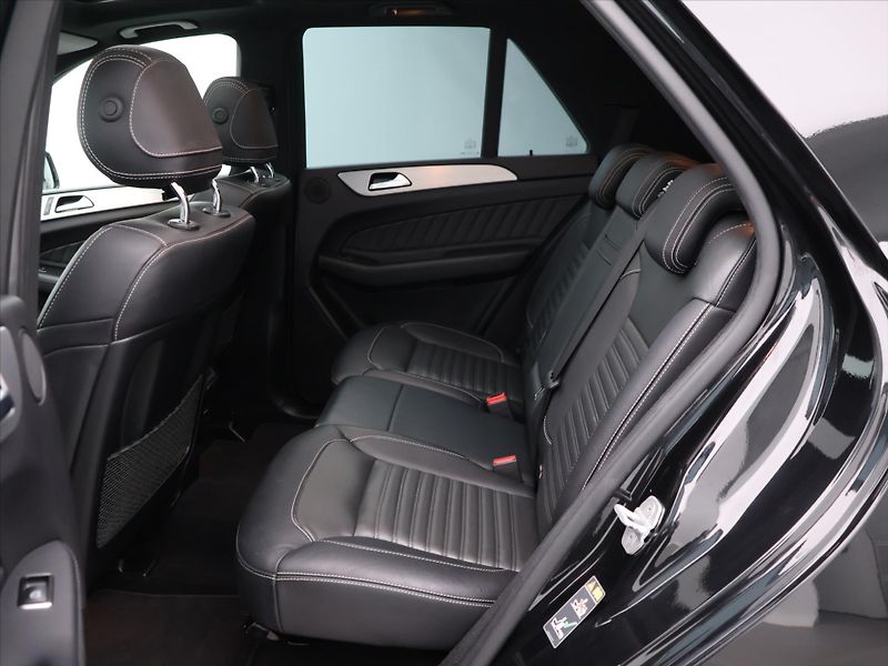 Mercedes-Benz GLE 3,0 350d 190 kW 4MATIC AMG - fotka 13 z 35