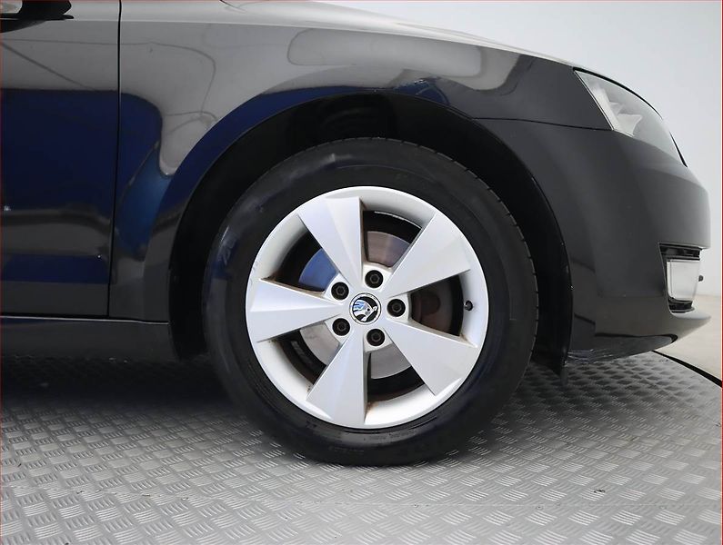 Škoda Octavia (2013) 1.6 TDI, Automat, Tempomat - fotka 15 z 18