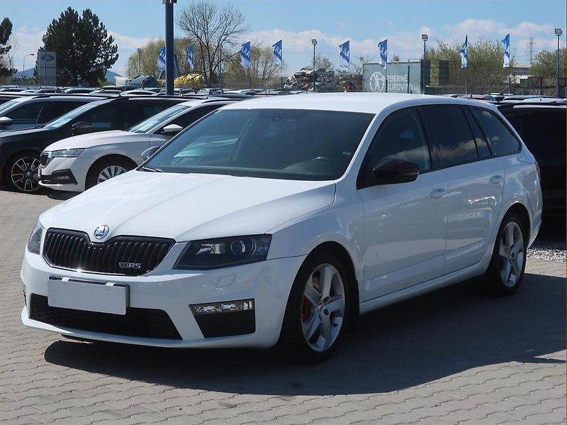 Škoda Octavia (2013) RS 2.0 TDI, Serv.kniha, Xenony - fotka 2 z 18