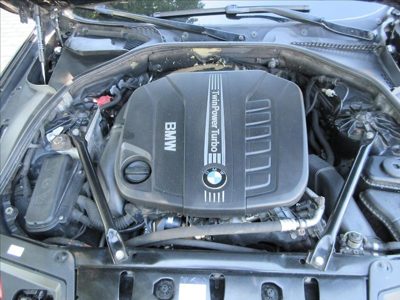 BMW Řada 5 535d xDrive, Panorama, Navi, K - fotka 33 z 34