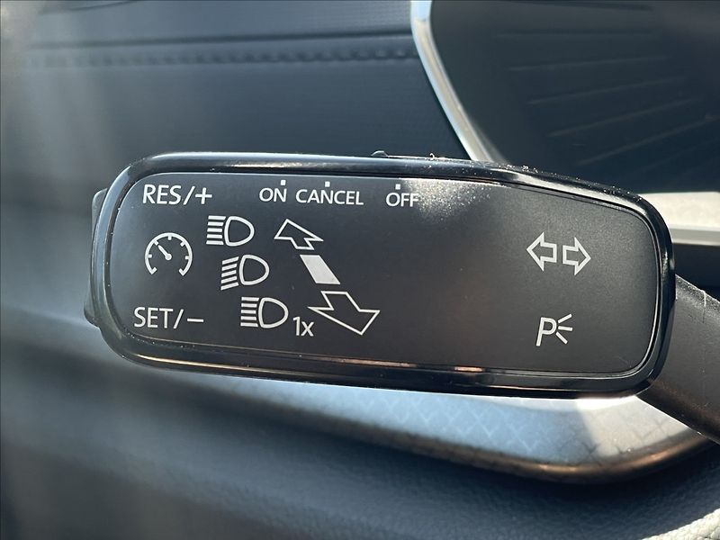 Škoda Octavia 2,0 TDI DSG 4x4 Ambi Plus TZ - fotka 11 z 23