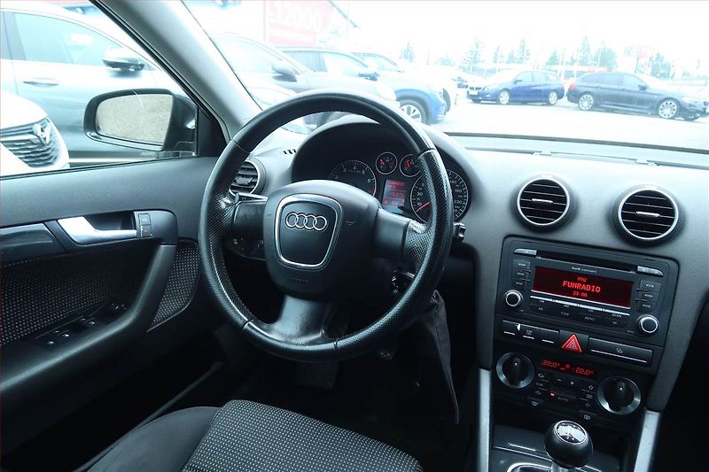 Audi A3 (2008) 1.6, Serv.kniha, nová STK - fotka 7 z 15