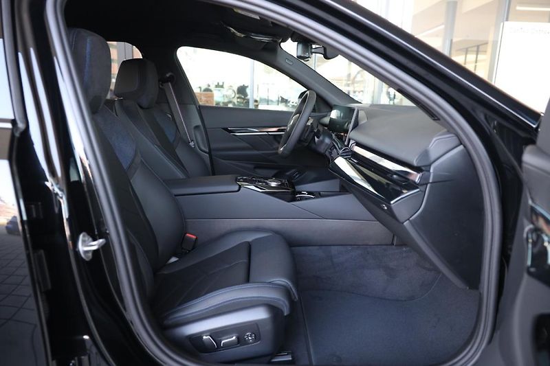 BMW Řada 5 540d xDrive Sedan - fotka 14 z 18