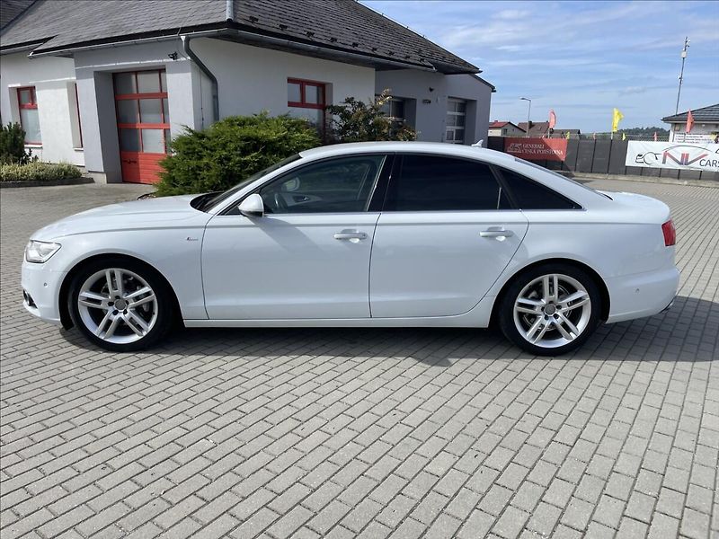 Audi A6 3,0 TDi 150kw S-Line Quattro - fotka 2 z 41