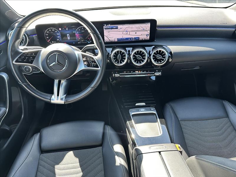 Mercedes-Benz Třídy A A 200 Progressive - fotka 9 z 11