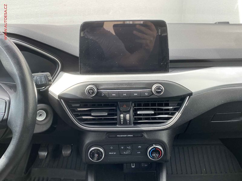 Ford Focus (2019) 1.5 EcoBlue, AC, tempo, navi - fotka 12 z 19