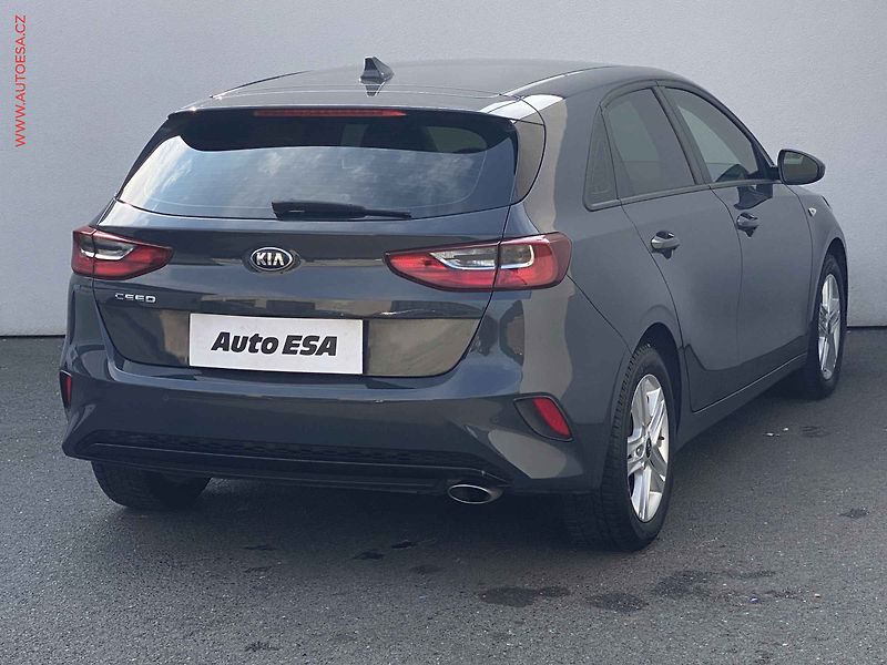Kia Ceed (2021) 1.5 T-GDi, 1.maj,ČR, Spin - fotka 4 z 18