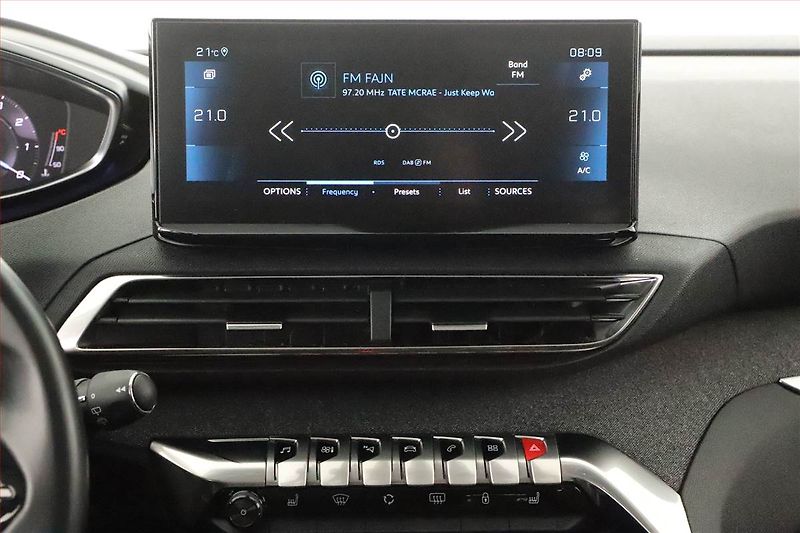 Peugeot 5008 (2022) PureTech 130 - fotka 9 z 21