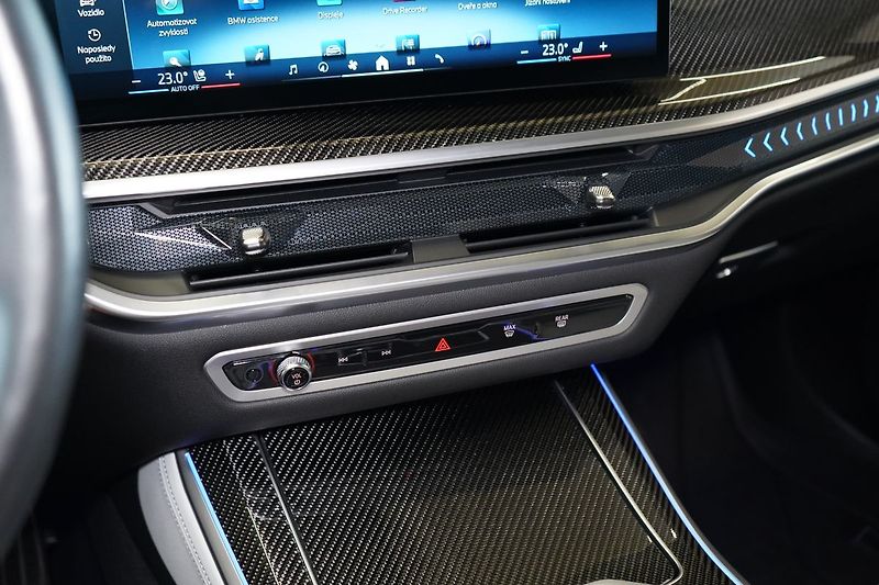 BMW X5 30d xDrive, Vzduch, Nezávislé - fotka 36 z 46