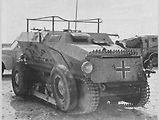 Původní kolopásový transportér SdKfz 254 z druhé světové války.