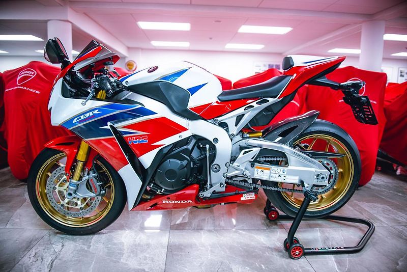 Honda CBR 1000 RR SP 1 MAJITEL  - fotka 37 z 40