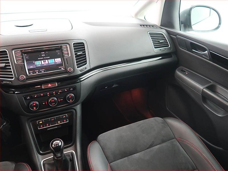 Seat Alhambra (2016) 2.0 TDI, 4X4, 7 míst, Kůže - fotka 8 z 25