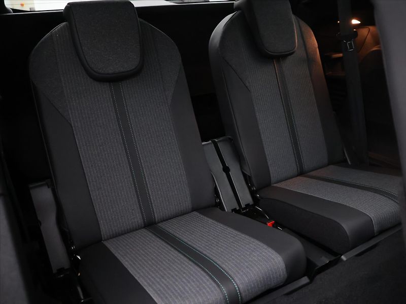 Peugeot 5008 1,5 HDi 130k Aut CZ 7-Míst DPH - fotka 17 z 30