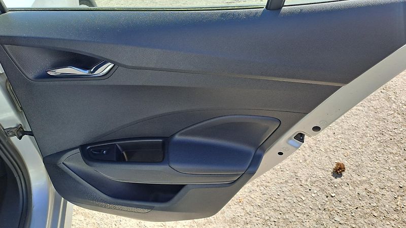 Škoda Fabia 1.0 TSI Comfort+NAVI - fotka 10 z 26