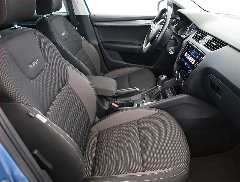 Škoda Octavia (2019) Scout 2.0 TDI, 4X4, Automat - fotka 7 z 21