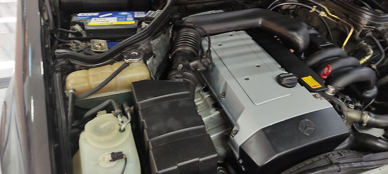 Mercedes-Benz 124 (1994) 320 kupé - fotka 17 z 18