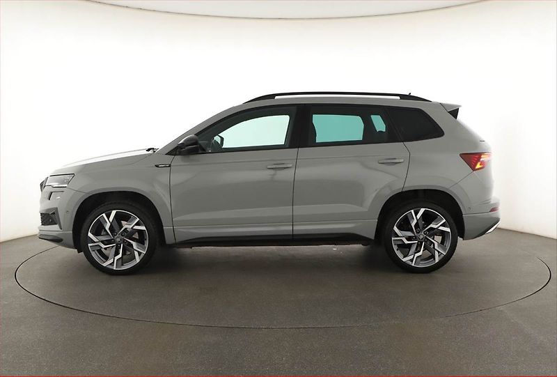 Škoda Karoq (2025) 1.5 TSI, SPORTLINE, AUTOMAT - fotka 3 z 21