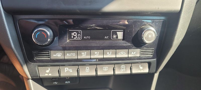 Škoda Rapid (2017) 1,4TSi 92kW DSG Xenony Drive - fotka 26 z 40