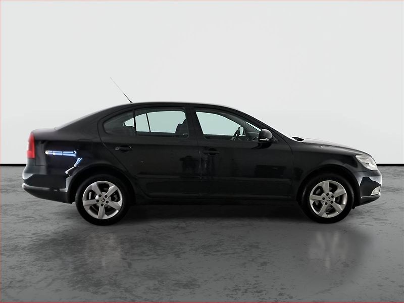 Škoda Octavia (2010) Ambiente 1.6 TDI, Serv.kniha - fotka 6 z 15