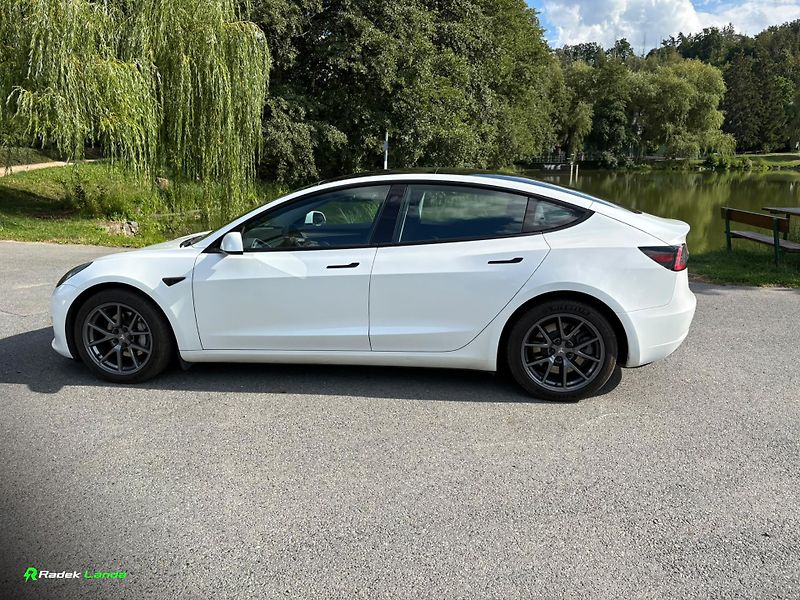 Tesla Model 3 (2023) AWD, Tažné, Neplátce - fotka 5 z 13