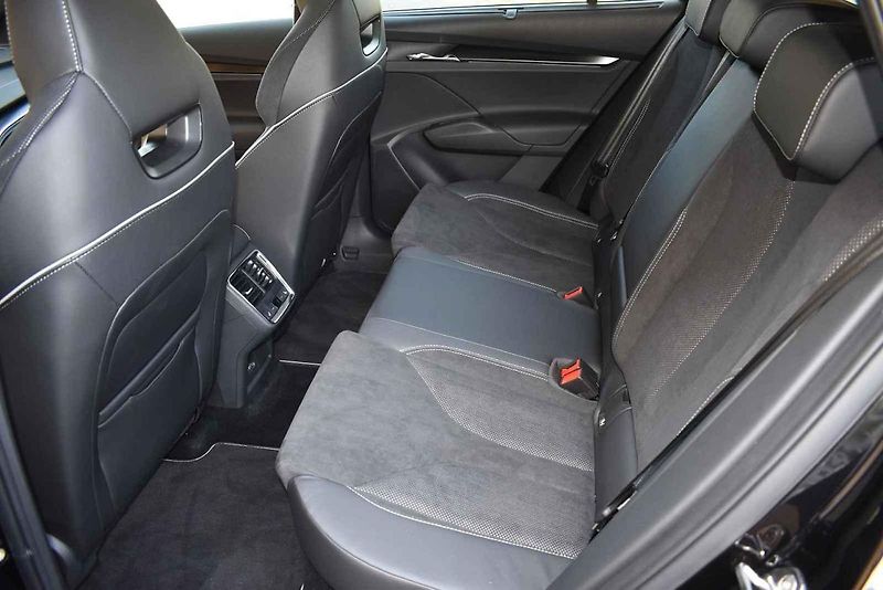Škoda Enyaq iV a Hyundai Ioniq 5 při testu