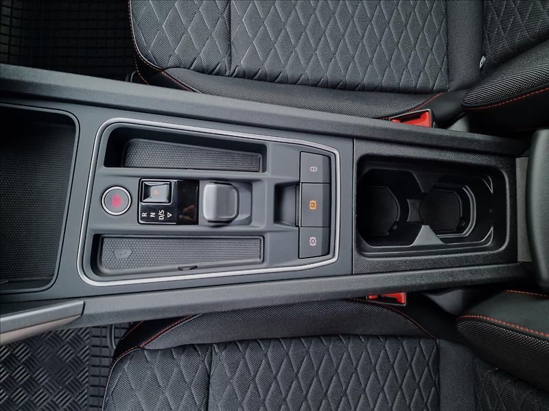 Seat Leon 2.0TDI 110kW DSG FR ST,1.Maj - fotka 37 z 50