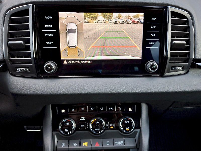 Škoda Karoq (2024) SportLine DSG 1,5TSi 110kW - fotka 32 z 35