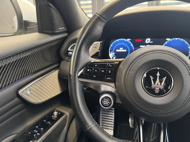 Maserati Grecale (2023) 300 HP - Záruka 03/2028 - fotka 18 z 19