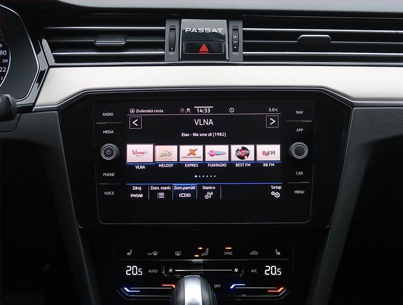 Volkswagen Passat (2021) 2.0 TDI, Automat, Kůže, Navi - fotka 12 z 20
