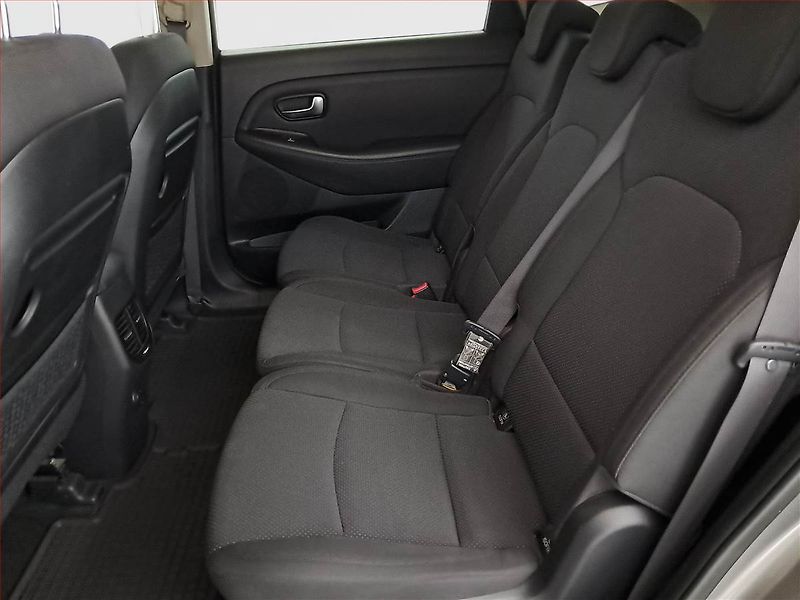 Kia Carens (2015) 2.0 GDI, Tempomat - fotka 10 z 16