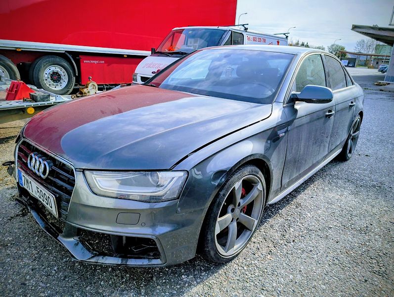 Audi A4 (2013) 3.0 /180kW - fotka 1 z 6