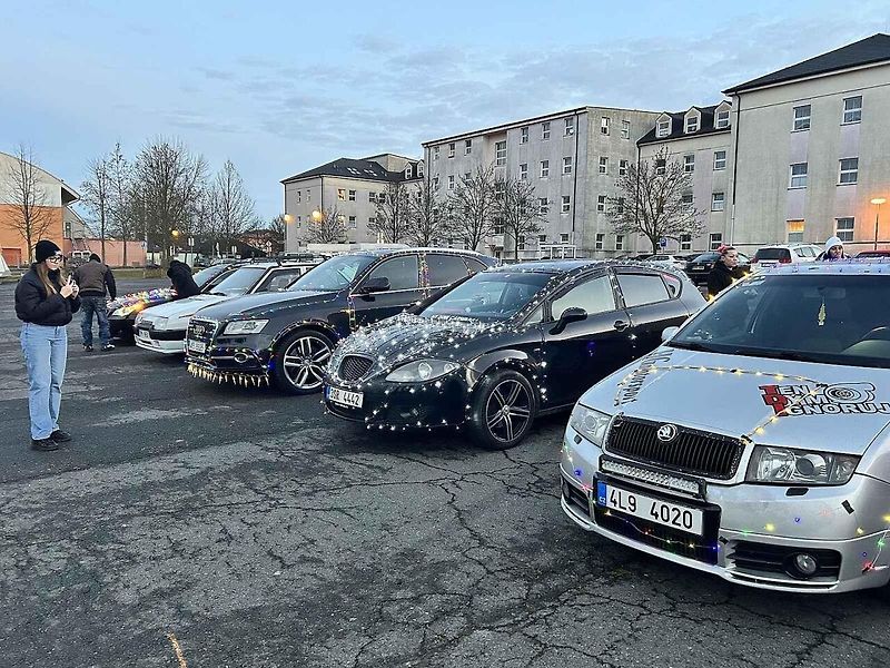 Vánoční spanilá jízda v Klatovech.
