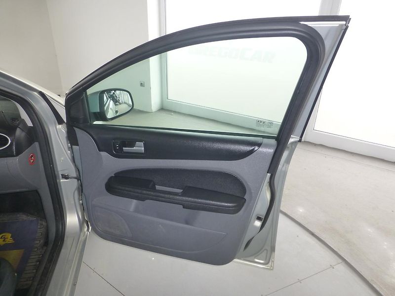 Ford Focus (2009) 1,6TDCI-80KW-KLIMATIZACE*TAŽNÉ - fotka 16 z 24