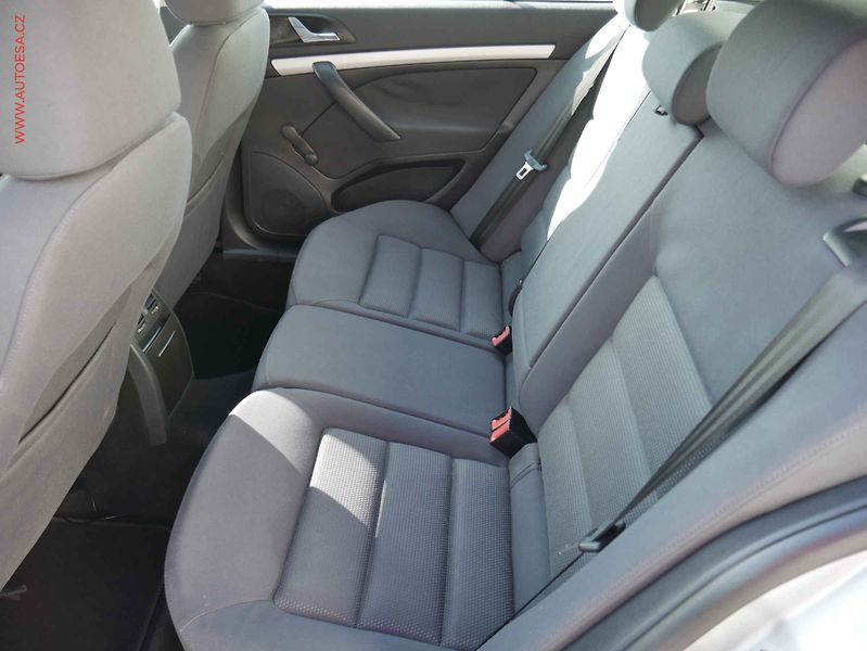 Škoda Octavia (2005) 1.9 TDI, AC, temp - fotka 10 z 16