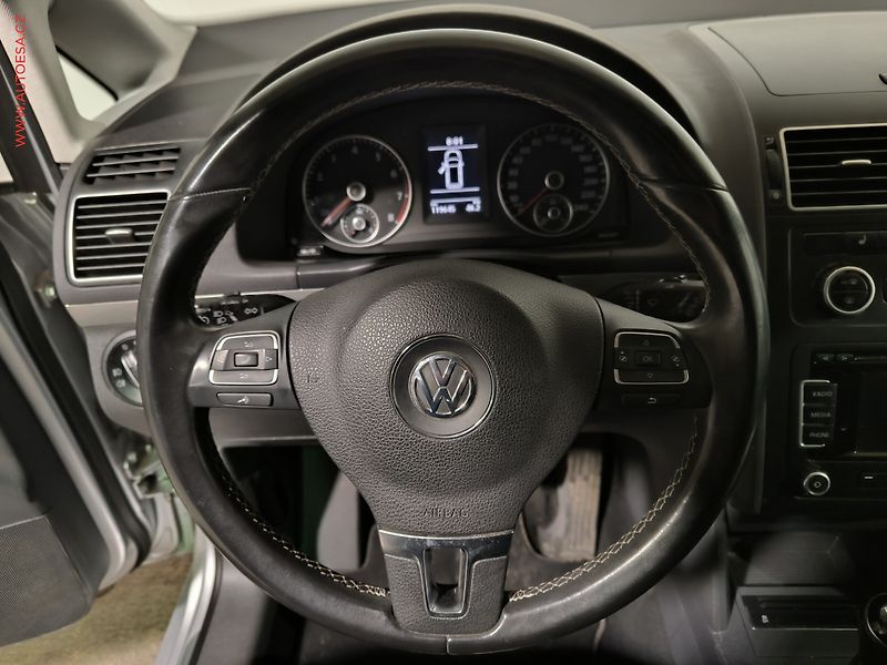 Volkswagen Touran (2012) 1.4 TSi, Match, bixen, navi - fotka 13 z 17