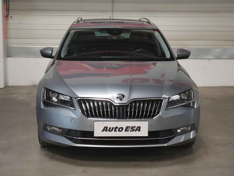 Škoda Superb (2016) 2.0 TDi 4x4, ČR, L&K, DSG - fotka 2 z 25