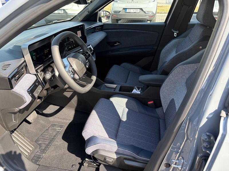 Renault R4 techno 150 k comfort range - fotka 9 z 9