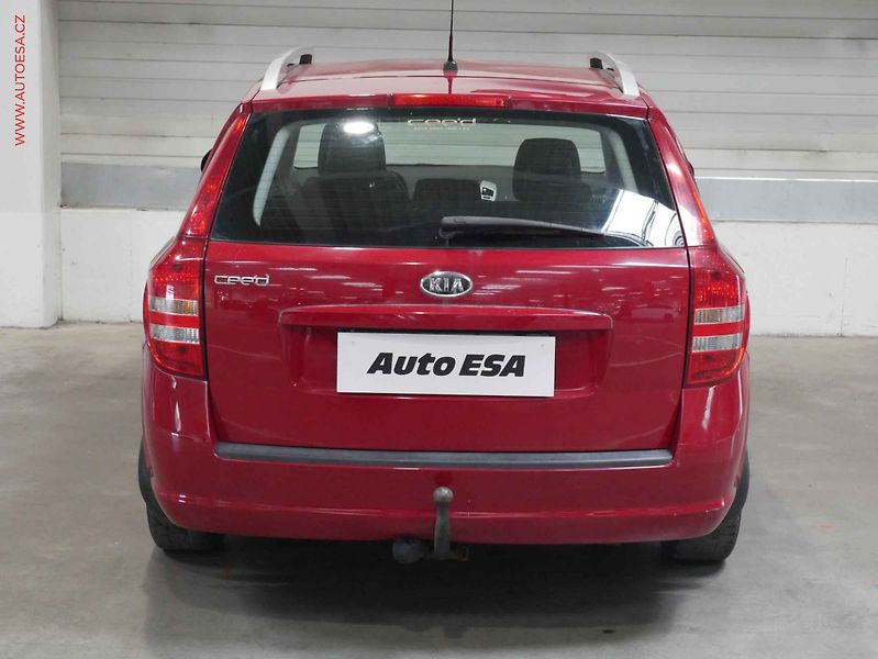 Kia Ceed (2009) 1.4i, 1.maj,ČR, AC - fotka 5 z 16