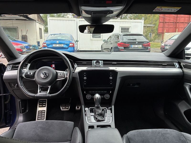 Volkswagen Arteon 2.0 TDi R-Line 4x4 140 kW - fotka 11 z 27